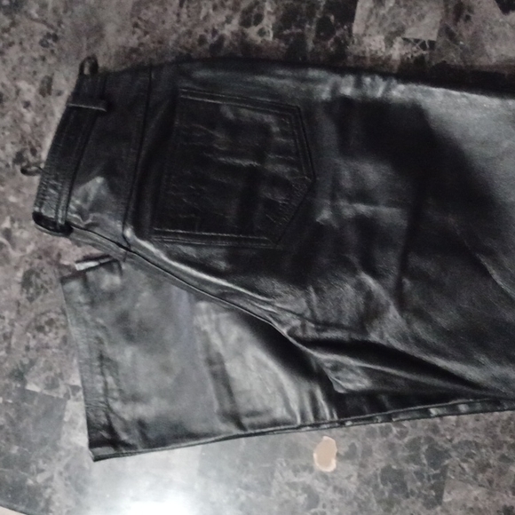 Danier ladies leather pants - Picture 2 of 3